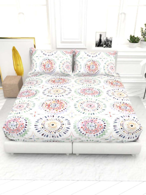 The White moss Cider Luxury Queen Size Bedsheet set with 2 Pillow Covers