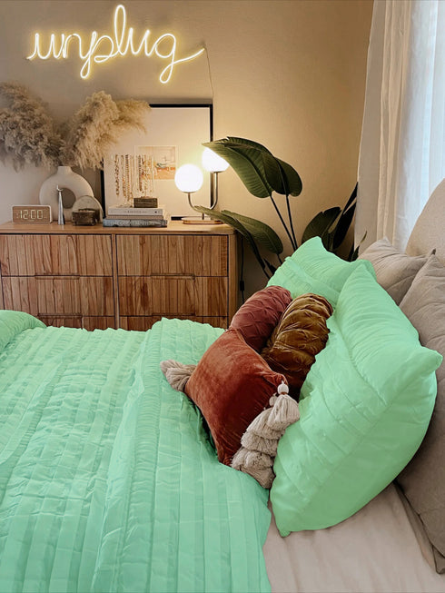 Dorm Pretty Pleats Double Bed Microfibre Comforter With 2 Pillow Covers- Easy care-Hypoallergenic