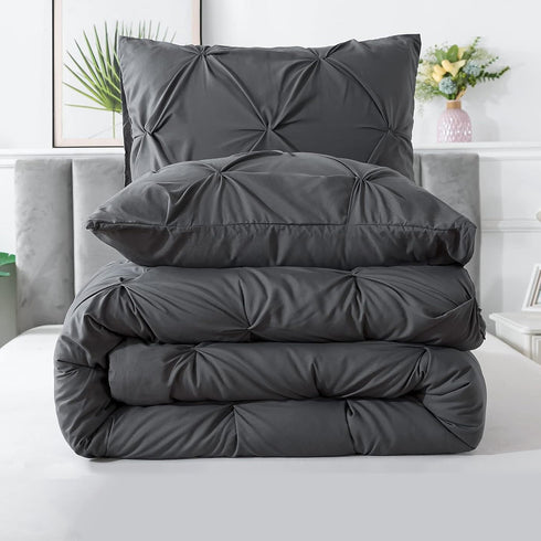 Marquis Luxurious Pinch Pleated Winter Comforter With Pillow Shams