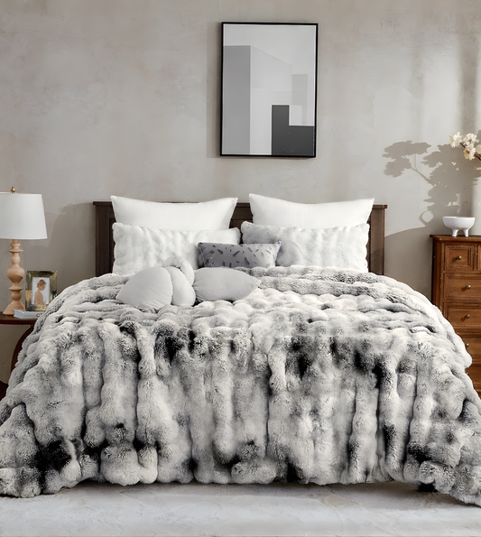 Rabbit Fur Faux Plush Winter Quilt (King Size) - Grey