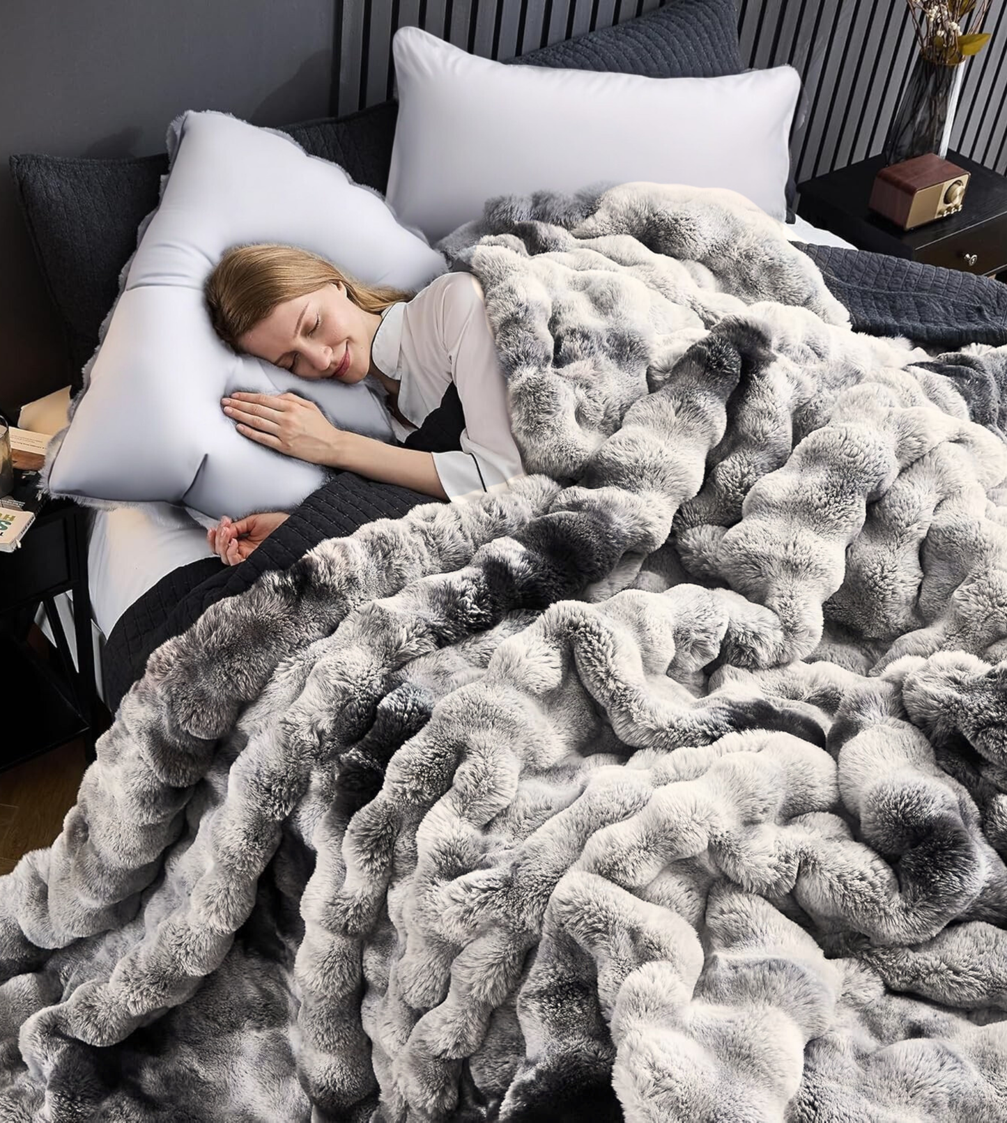 Rabbit Fur Faux Plush Winter Quilt (King Size) - Grey