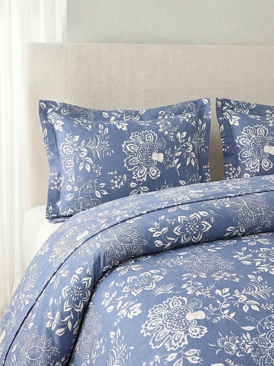 Blended Cotton Double Size Bedsheet with 2 Pillow Covers - Midnight Outline Blossom