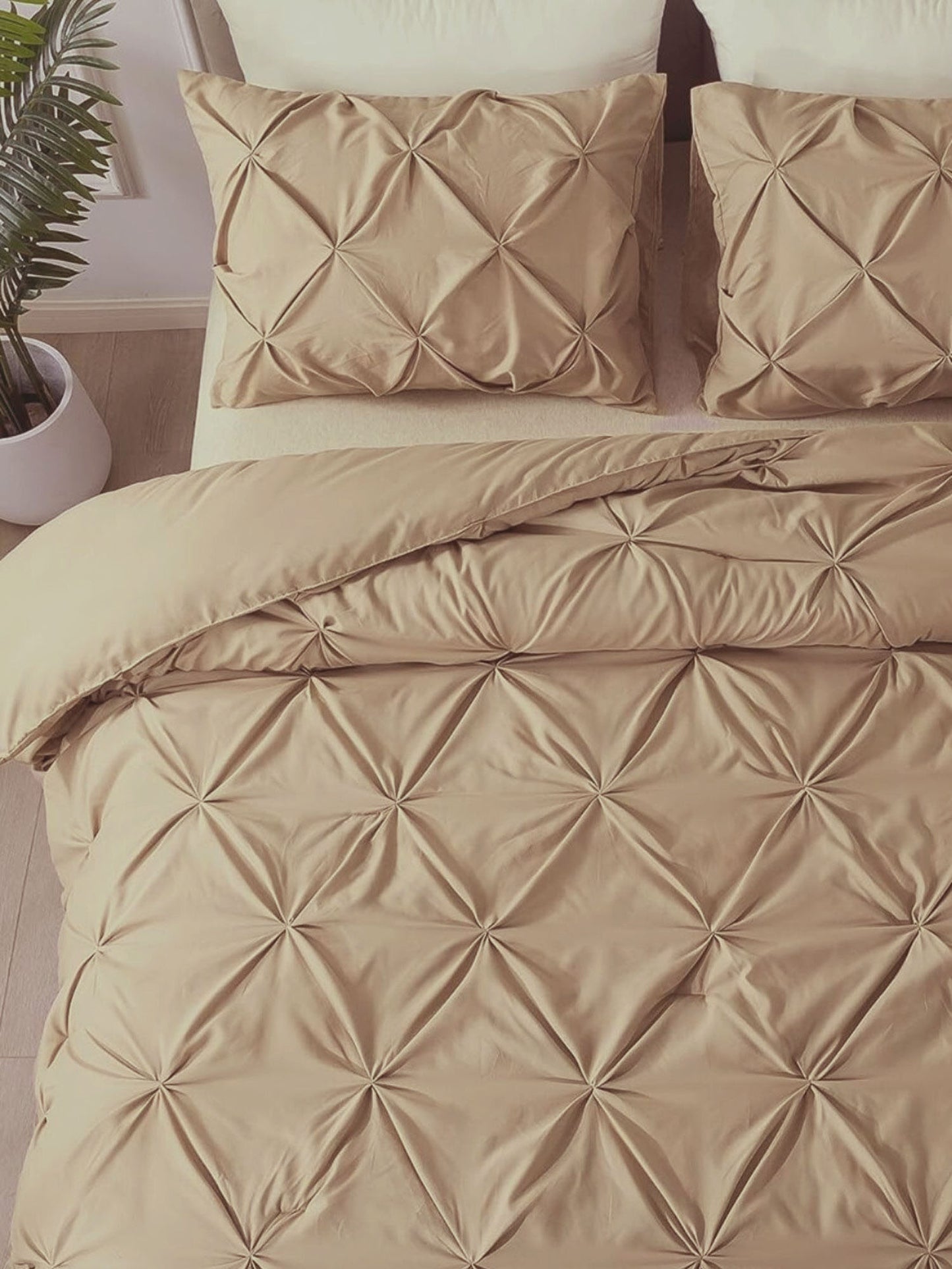 Marquis Pinch Pleat Comforter With Pillow Cover/s