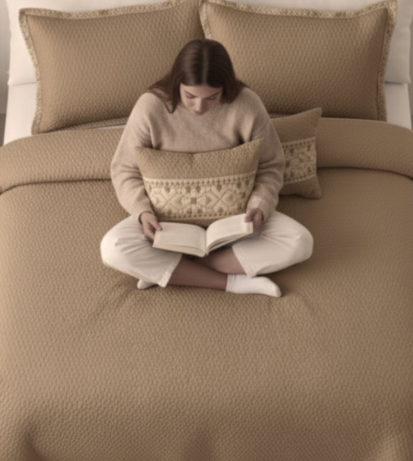 Noir 5-Piece Quilted & Embroidered Bedcover Ensemble - Earthy