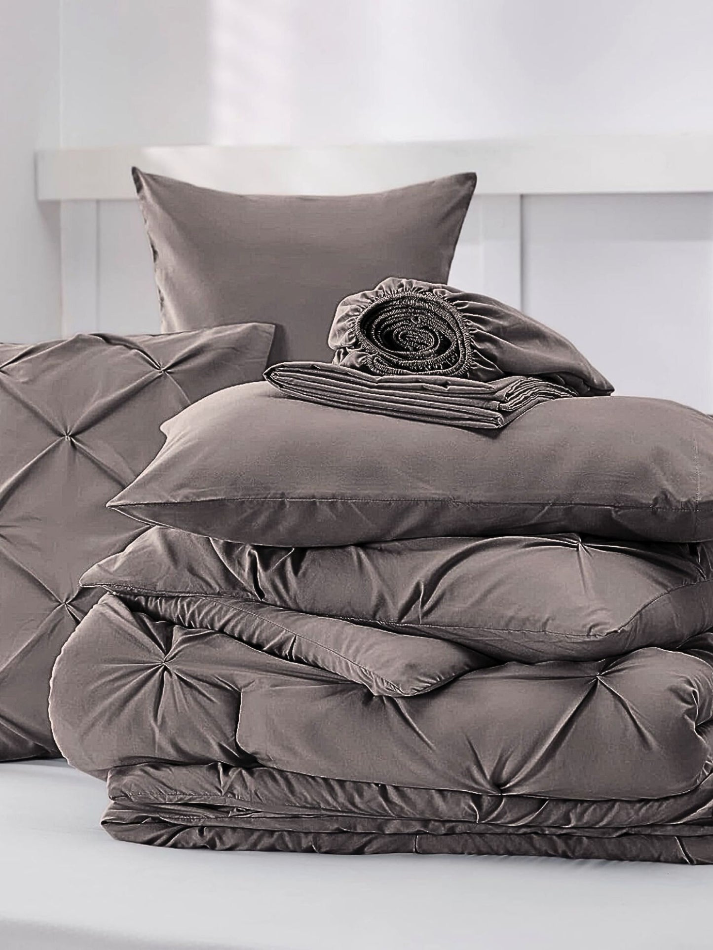 Marquis Pinch Pleat Comforter With Pillow Cover/s