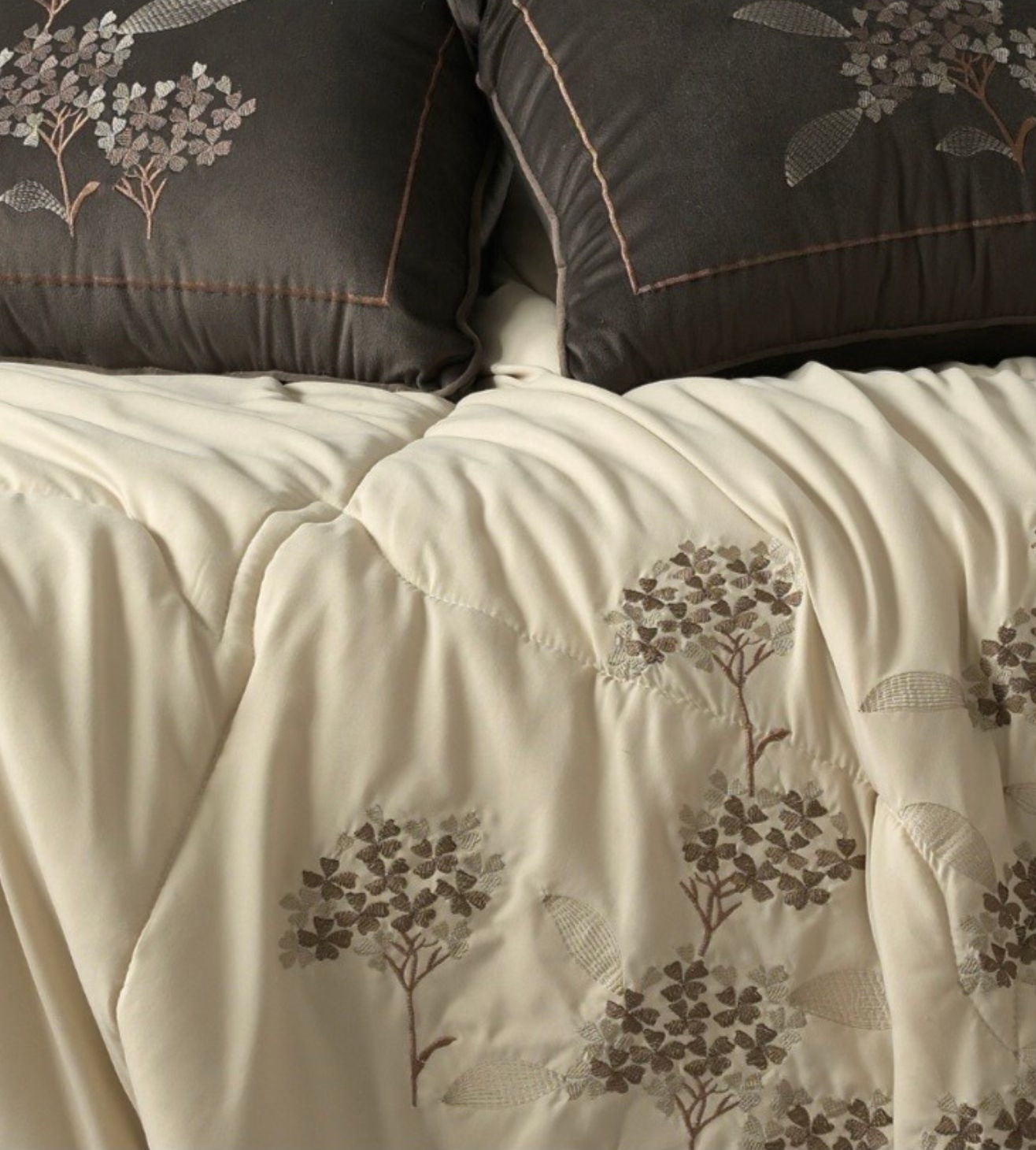 Sterling Suite 6-Piece Everyday Essential Bundle - Vanilla Cream