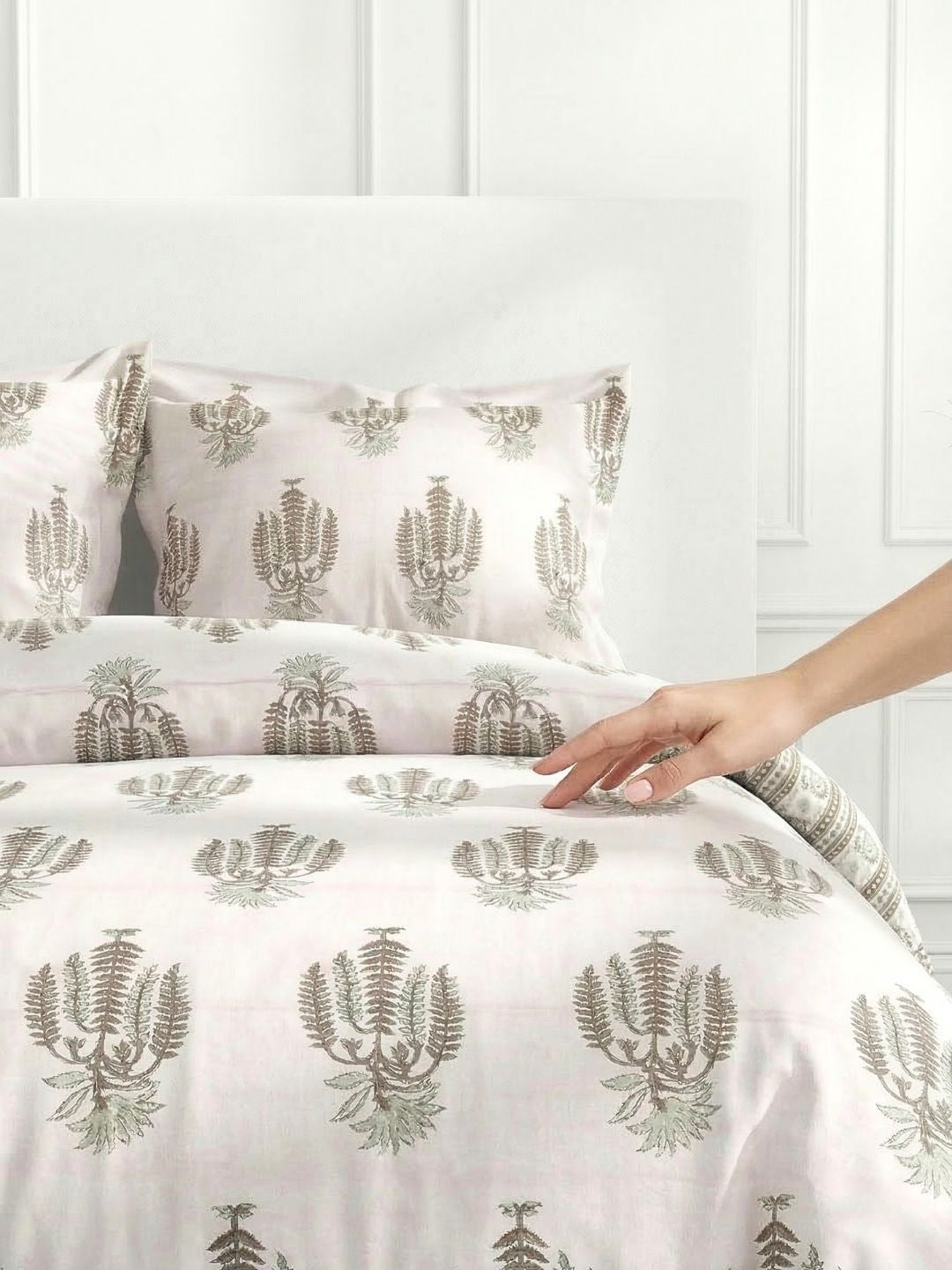 Pure Cotton King Size Bedsheet Set with 2 Pillow Covers - Clay Rose