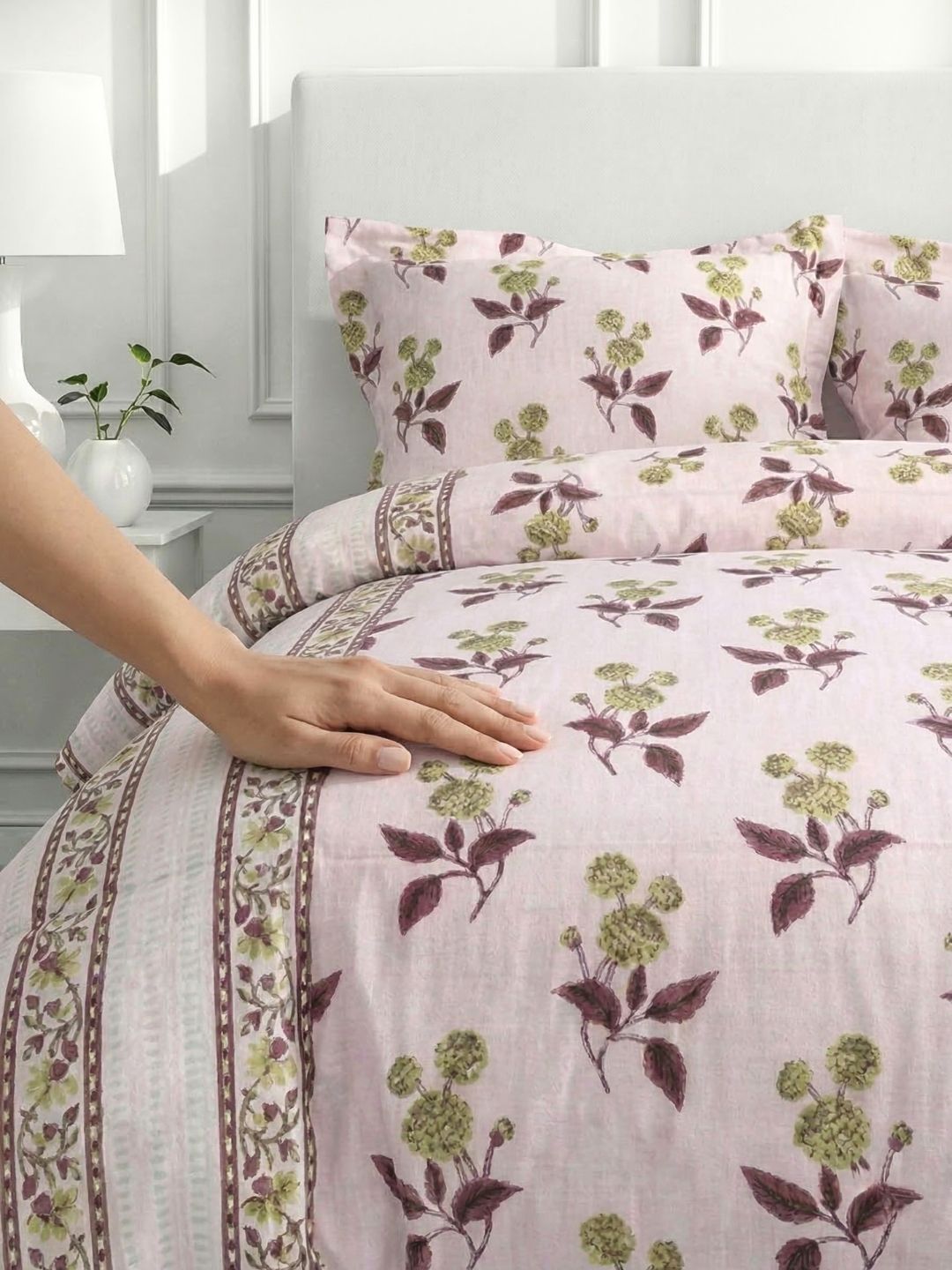 Pure Cotton King Size Bedsheet Set with 2 Pillow Covers - Dusky Pink