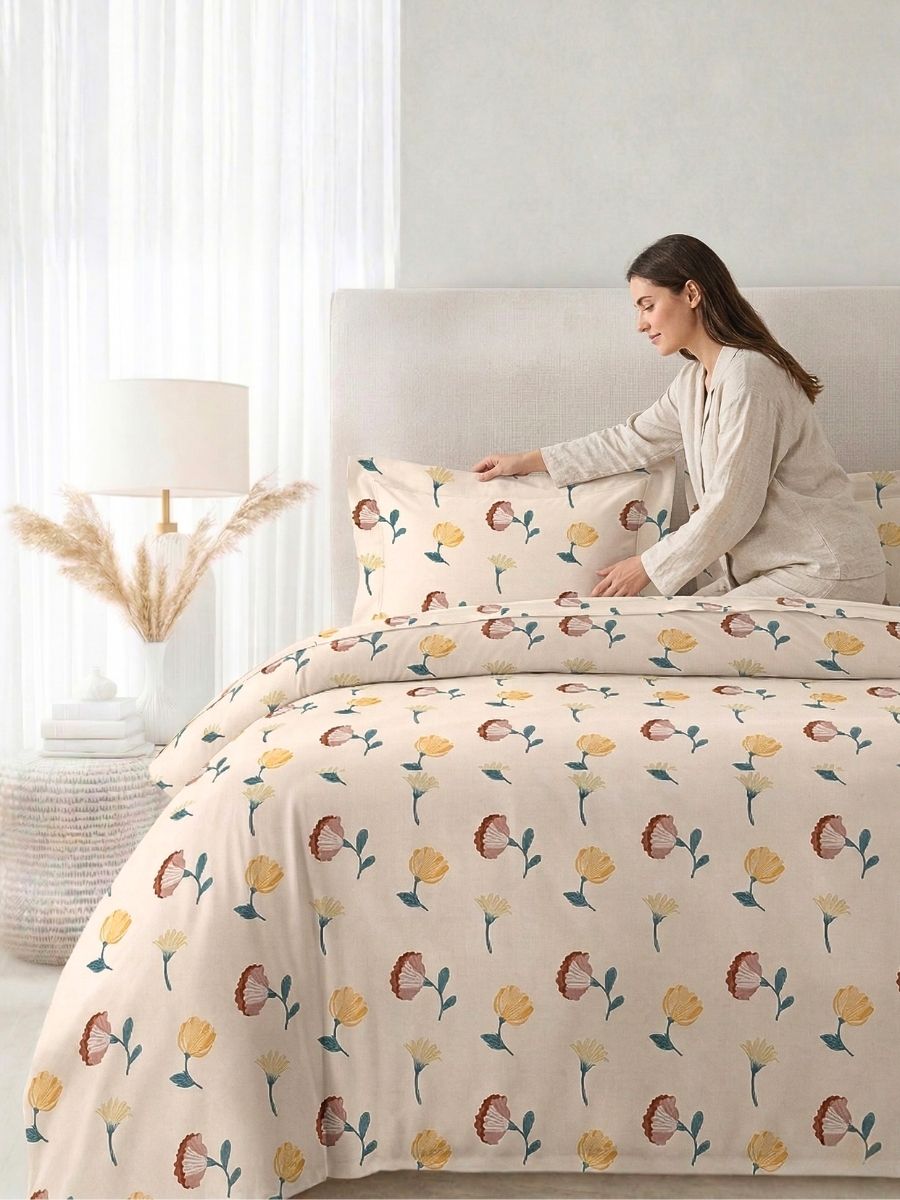 Blended Cotton Double Size Bedsheet with 2 Pillow Covers - Peach Blooms