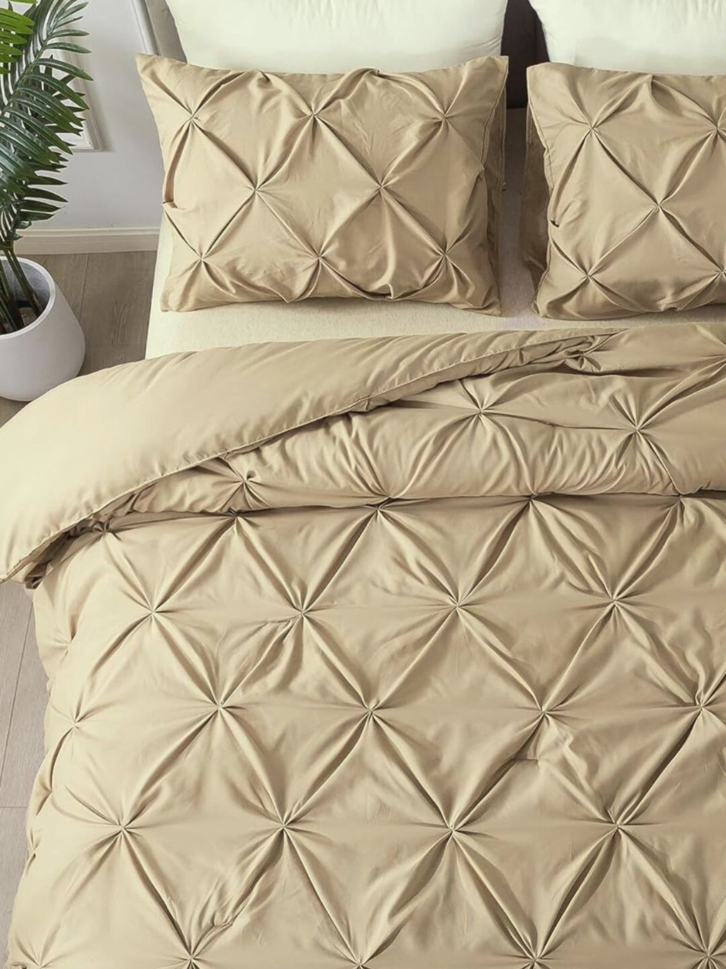 Marquis Pinch Pleat Comforter With Pillow Cover/s